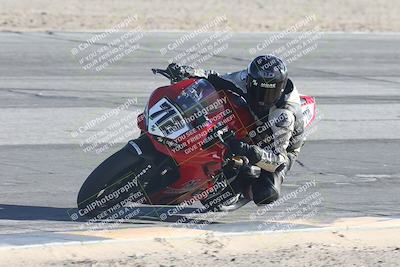 media/Jan-18-2026-CVMA (Sun) [[519f600f45]]/Race 16-Formula Middleweight/